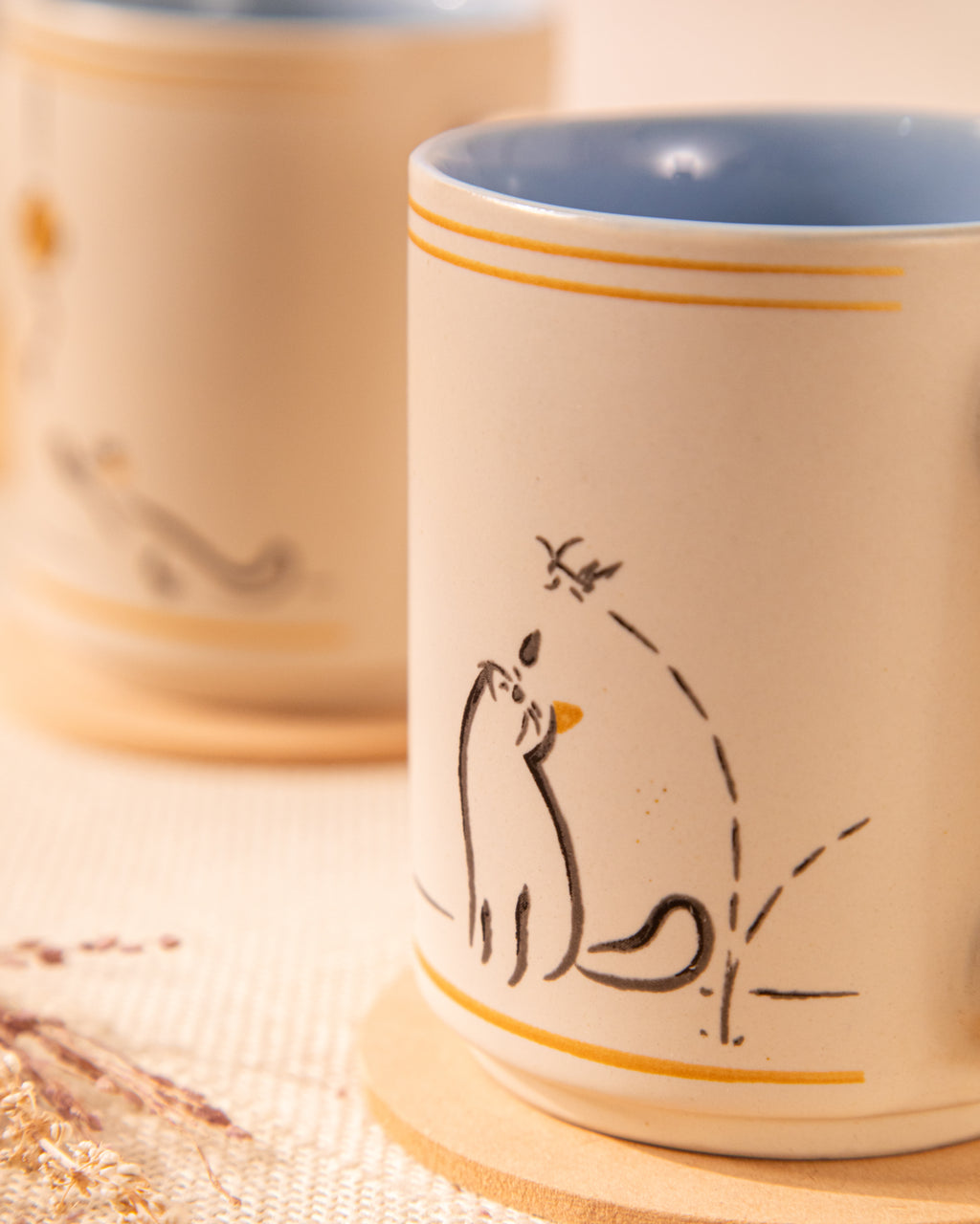 Kuro - The Curious Cat Mugs